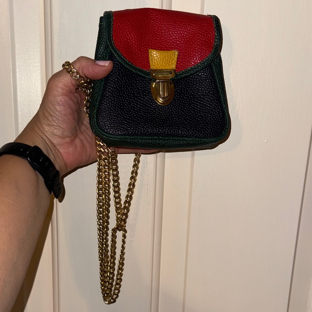 United Colors Of Benetton color block Mini Crossbody with Gold Chain belt bag - Picture 2 of 15